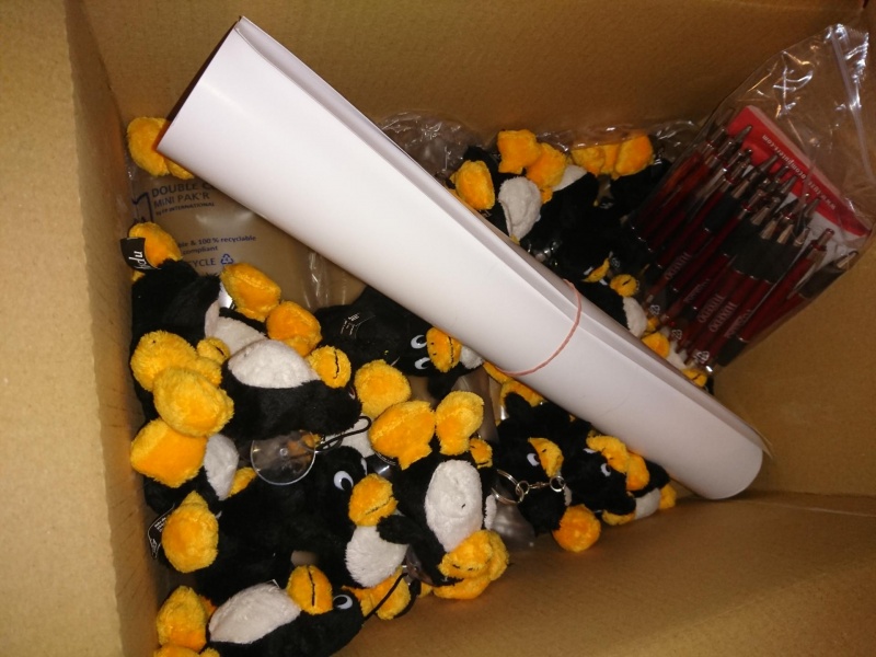 Datei:TUXEDO Werbematerial smal.JPG